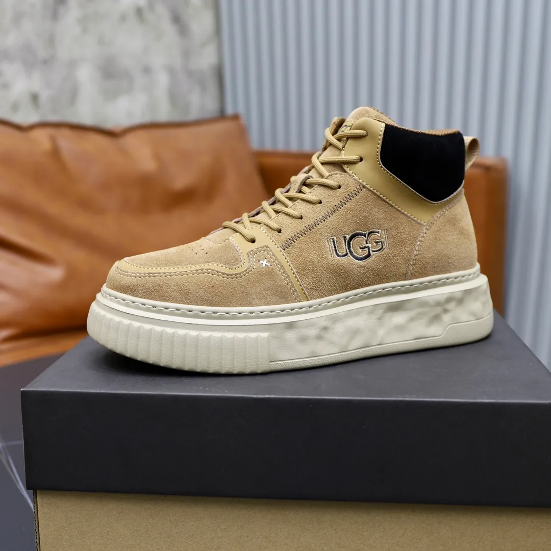 Ex-factory price: 620💰Thick wool imported from Australia Brand: UGG genuine purchase Size: 39-44 Grade: Official website 1:1 Material: First layer of genuine leather waterproof and antifreeze upper Real wool lining Original non-slip soft wear-resistant outsole Style category: Men's casual shoes Trendy style Comfortable on the feet Color: Official website color synchronization